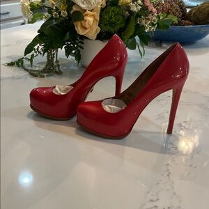 Pour La Victoire Red Platform Heels